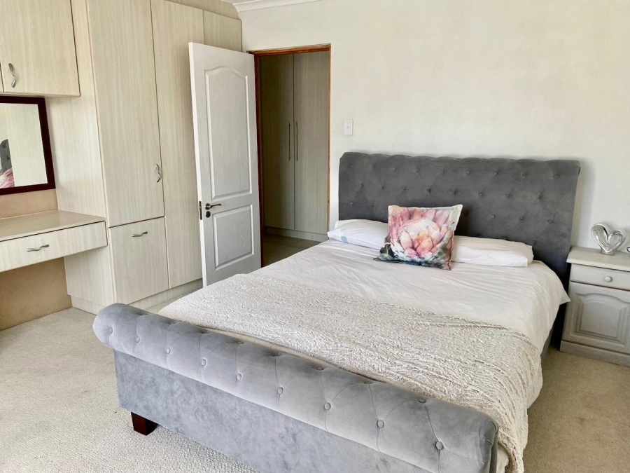 4 Bedroom Property for Sale in Fountains Estate Eastern Cape